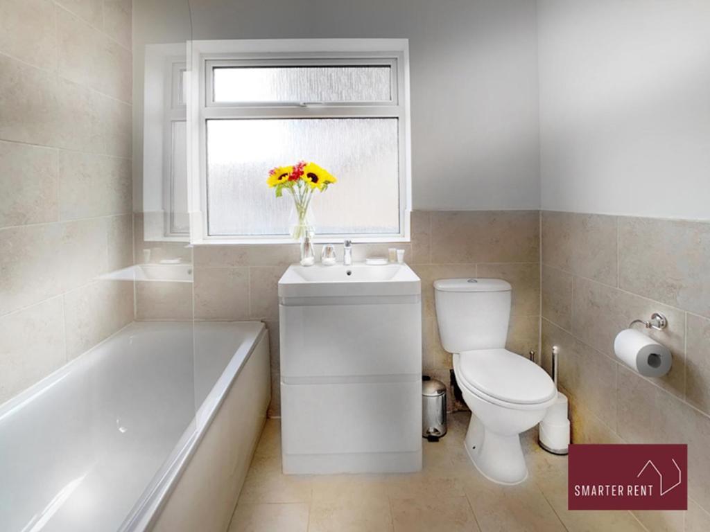 Sunninghill Village - 2 Bed - Parking And Garden Аскот Екстер'єр фото